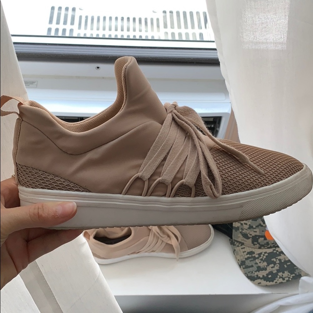 Steve Madden light pink tennis shoes